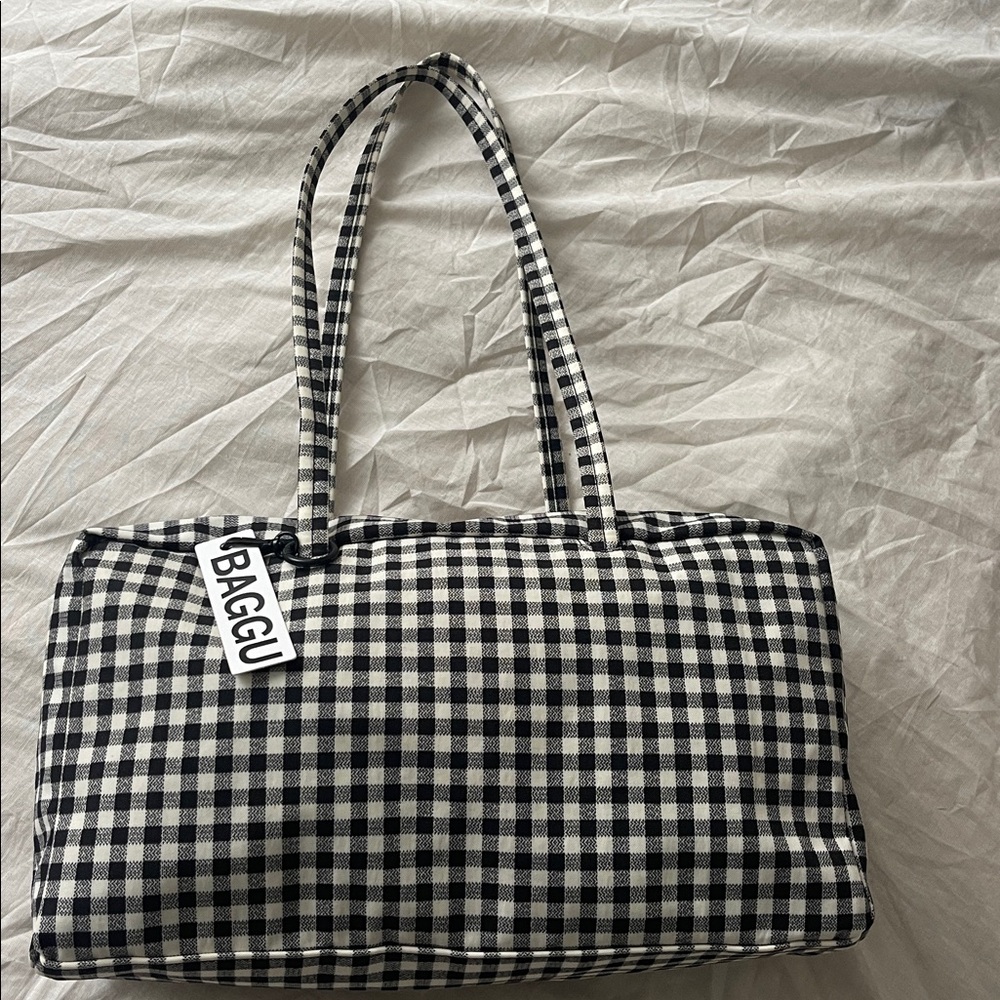 BAGGU Gingham Nylon Shoulder Bag Medium